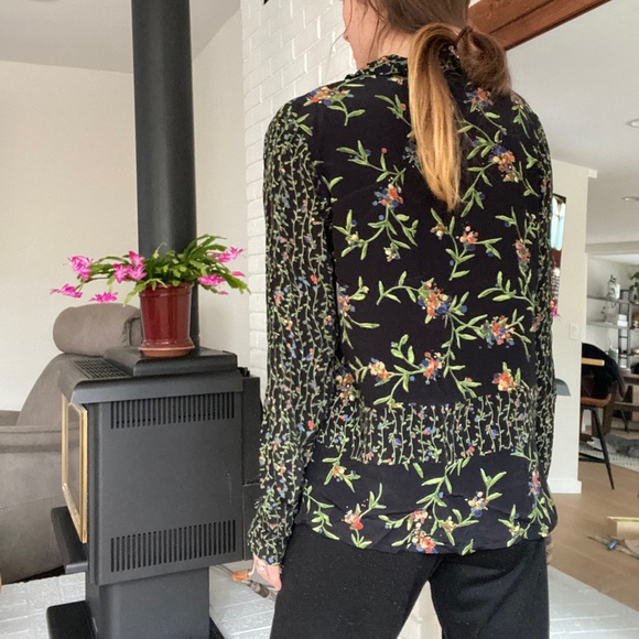 Saint Tropez West Long Sleeve Floral Blouse Sz M - Picture 4 of 7
